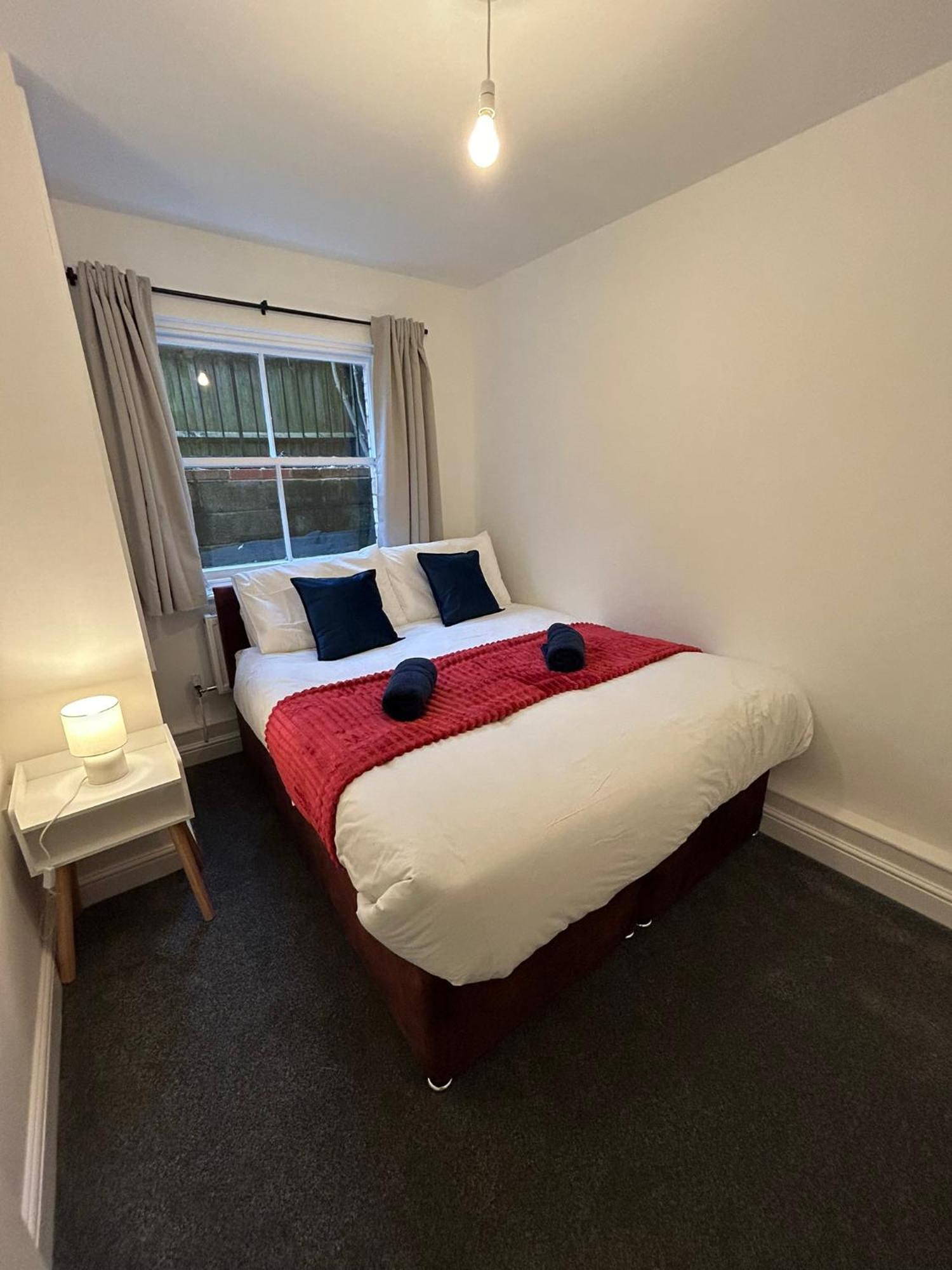 Brand New Modern Apartments Steps From Gloucester Quays Exteriör bild