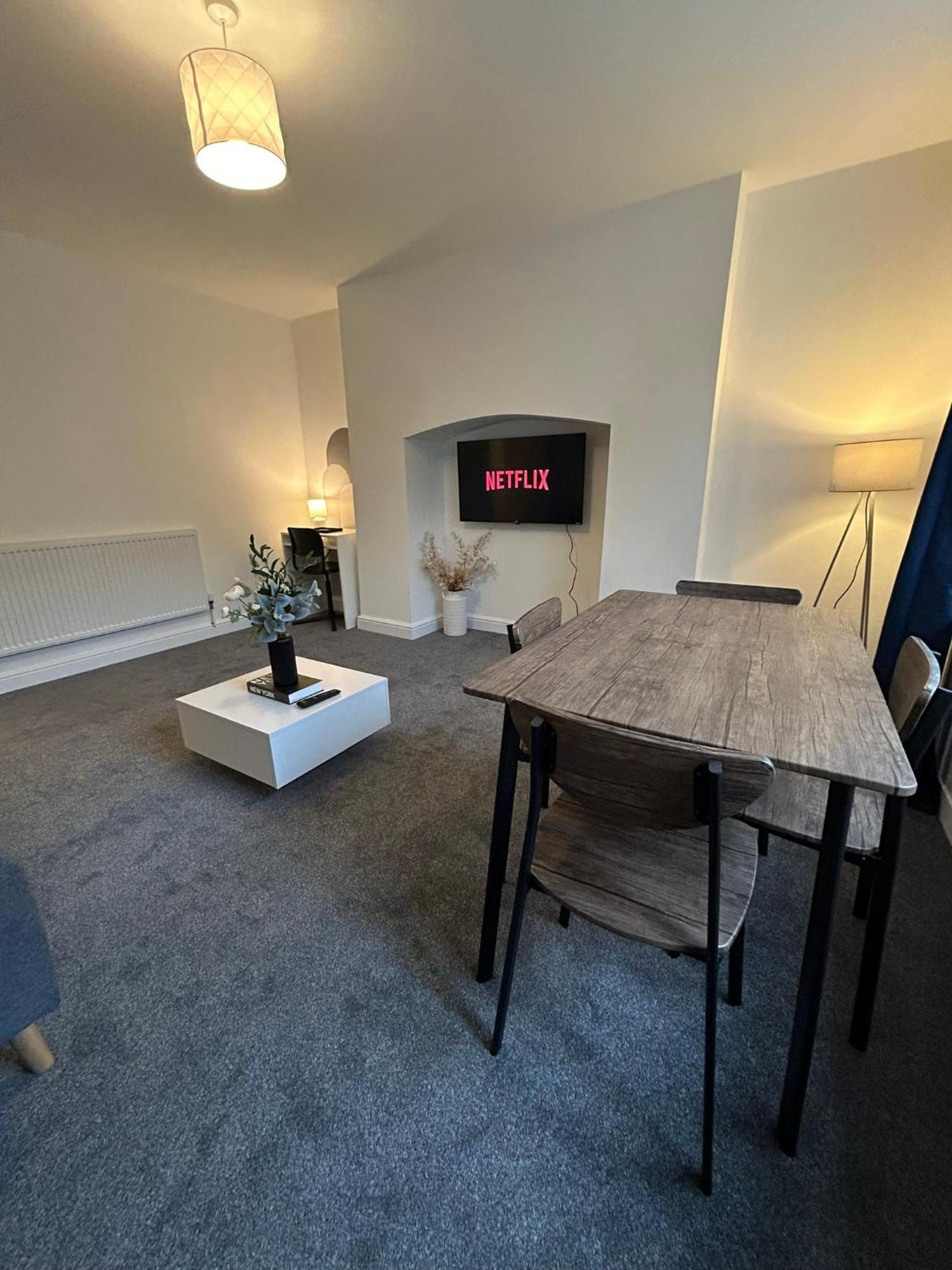 Brand New Modern Apartments Steps From Gloucester Quays Exteriör bild