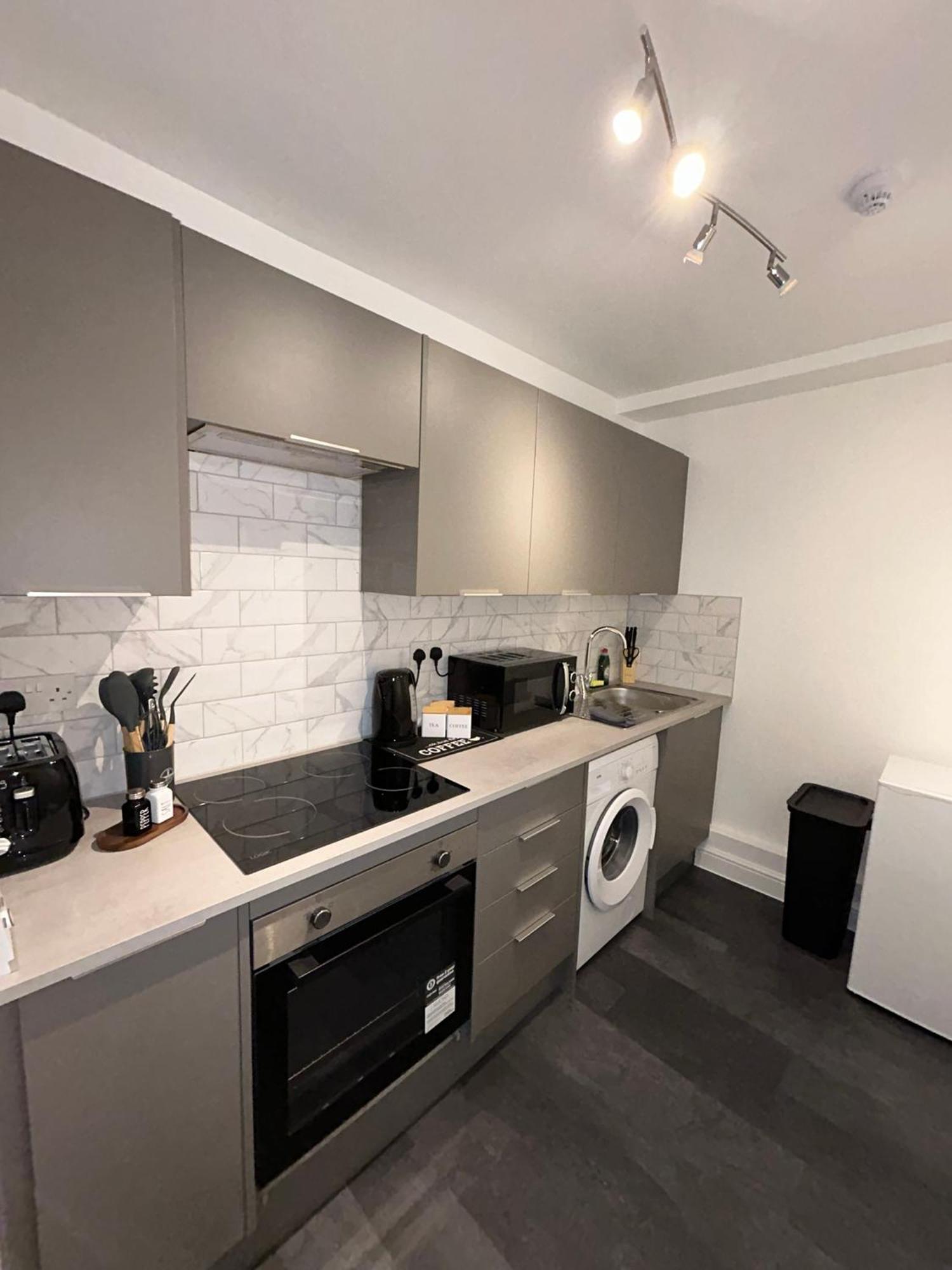 Brand New Modern Apartments Steps From Gloucester Quays Exteriör bild