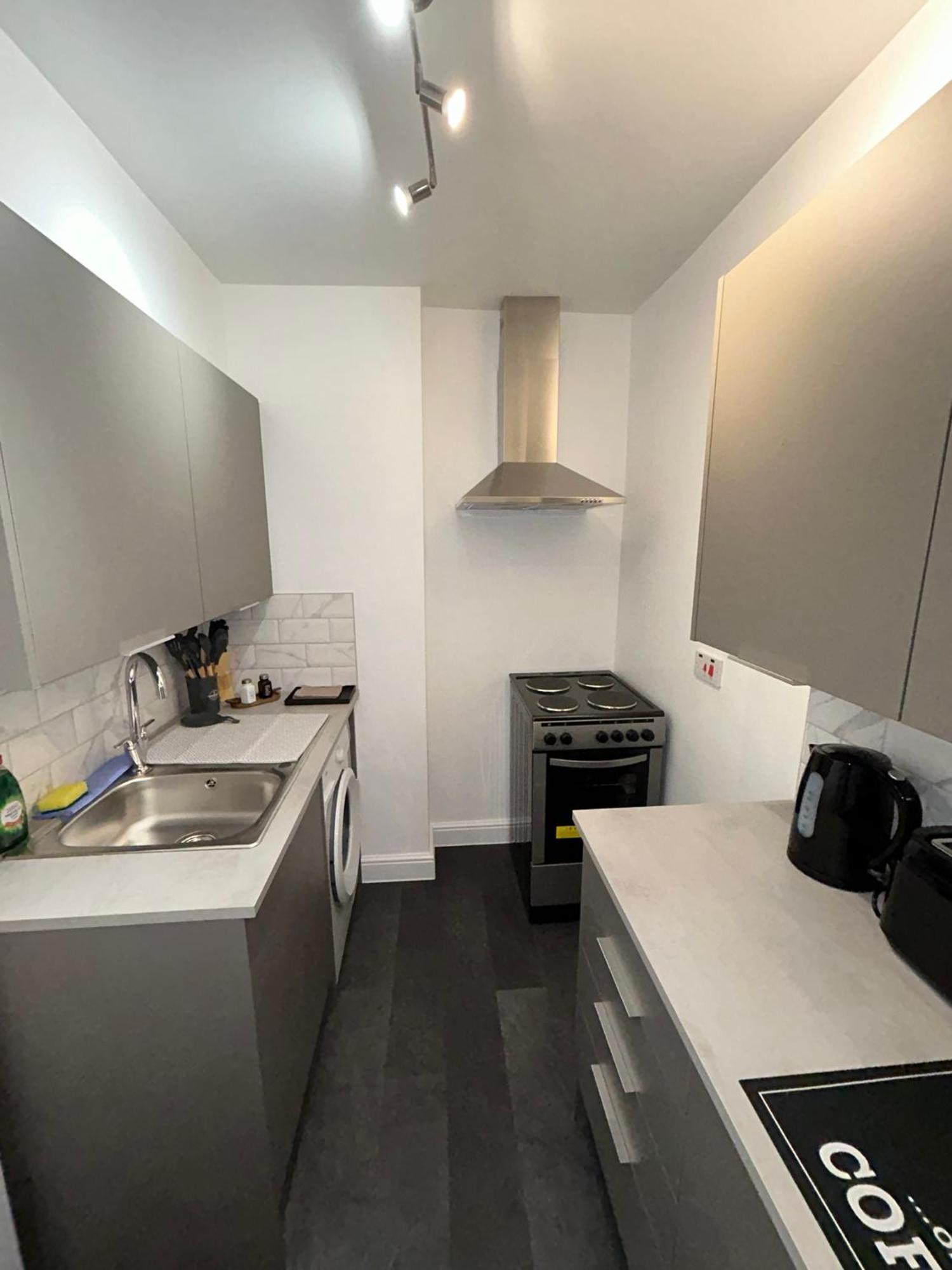 Brand New Modern Apartments Steps From Gloucester Quays Exteriör bild