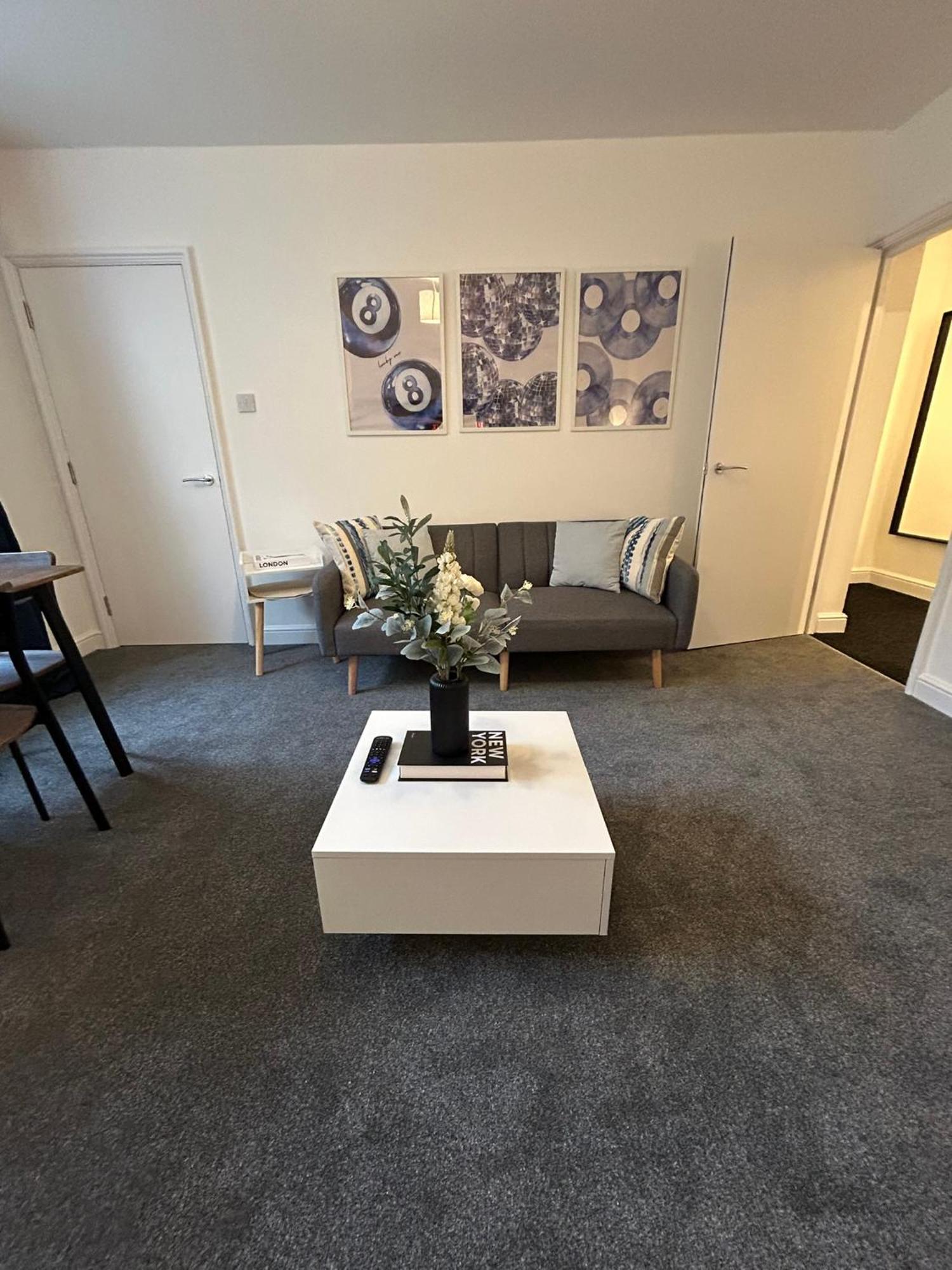 Brand New Modern Apartments Steps From Gloucester Quays Exteriör bild