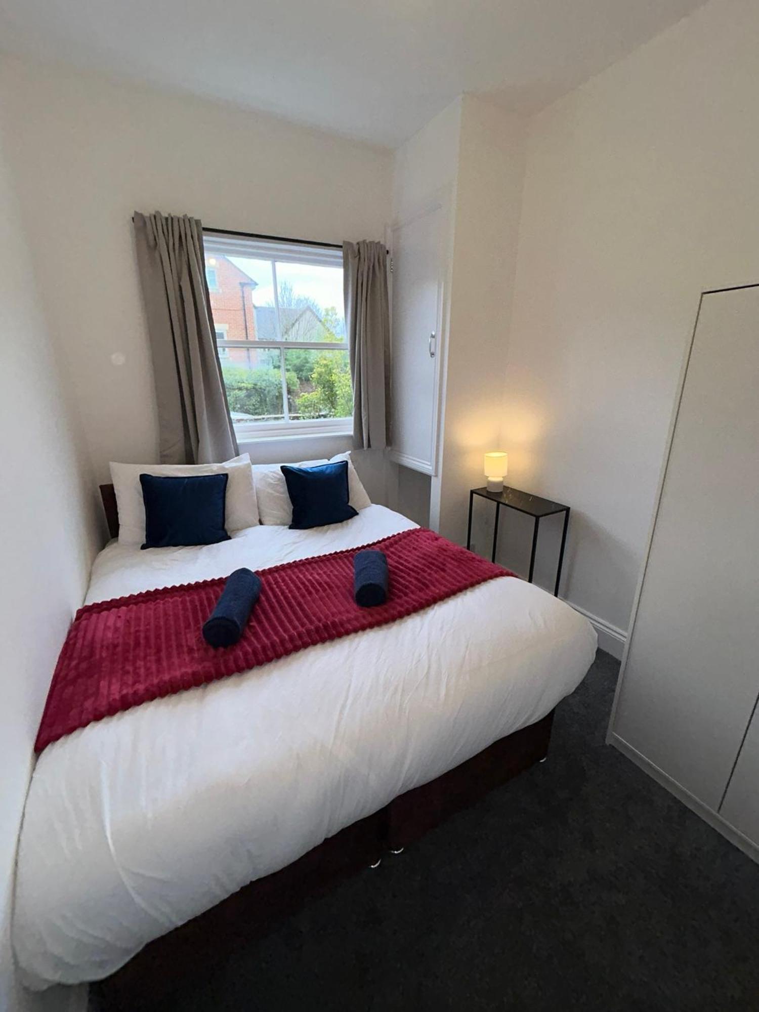 Brand New Modern Apartments Steps From Gloucester Quays Exteriör bild
