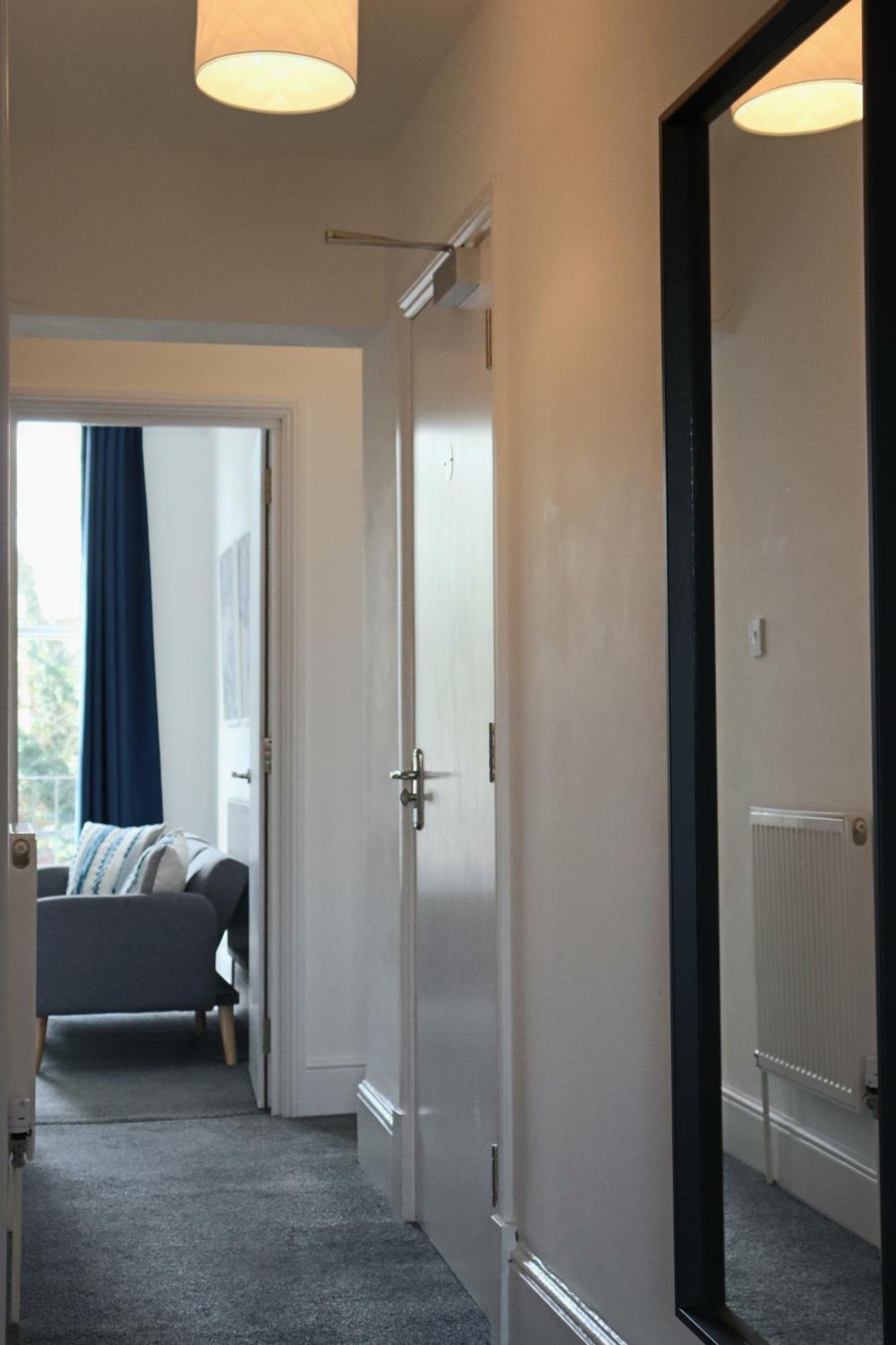 Brand New Modern Apartments Steps From Gloucester Quays Exteriör bild
