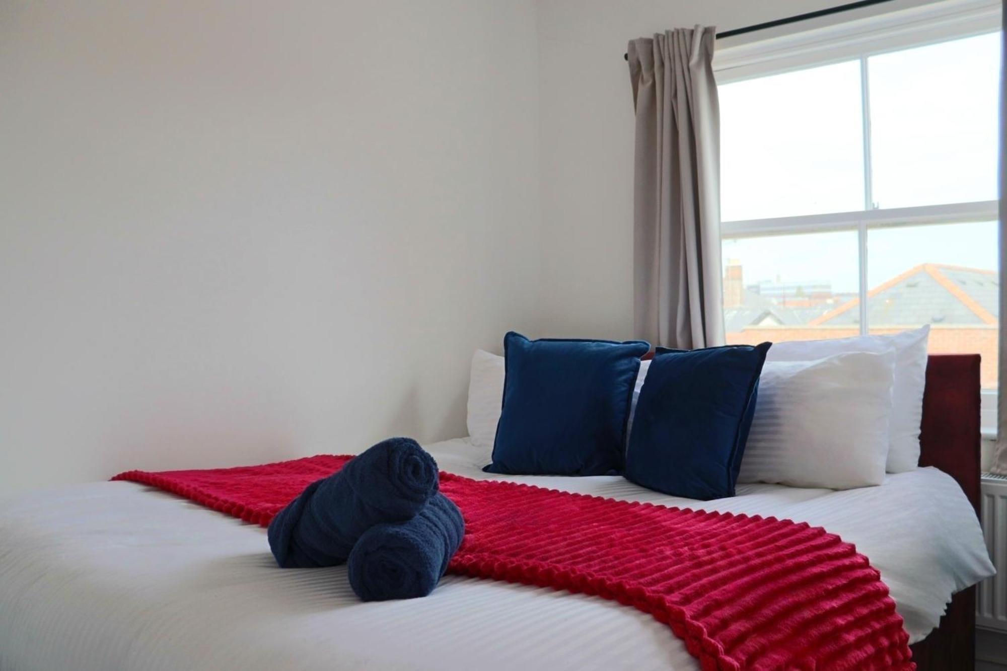 Brand New Modern Apartments Steps From Gloucester Quays Exteriör bild