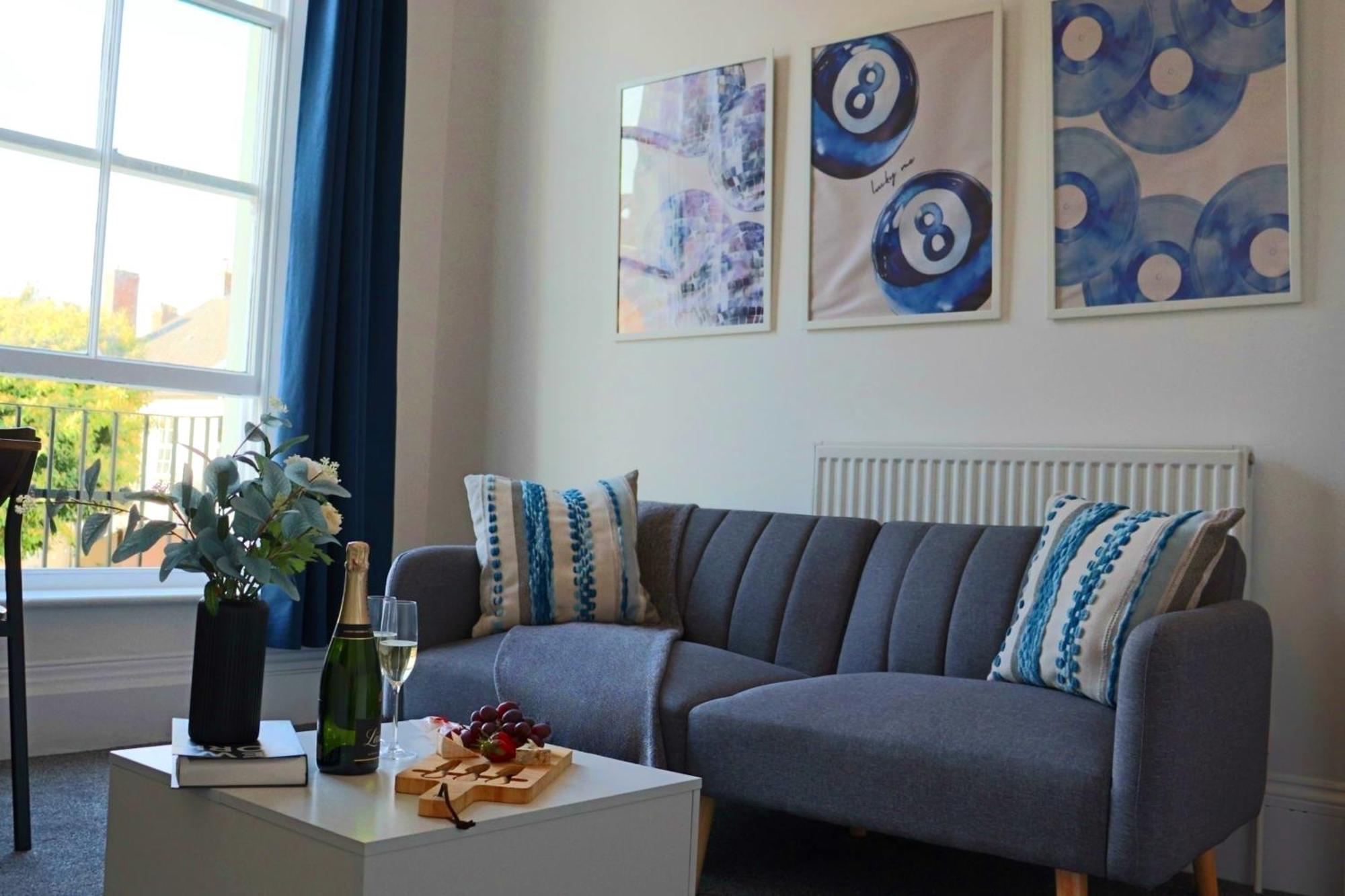 Brand New Modern Apartments Steps From Gloucester Quays Exteriör bild